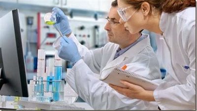 محمود قصد: صناعة الدواء تمثل خصوصية وأمن قومي للبلاد