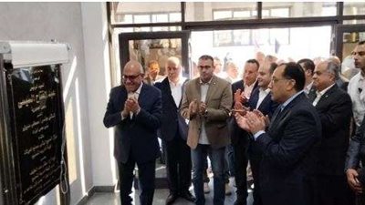 خلال تفقده مصنع المحركات.. رئيس الوزراء يشيد بمنتجات مركز التصنيع الرقمي