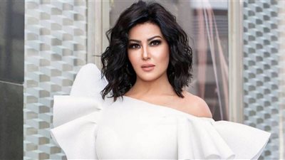 بعد غياب 19 عامًا.. سمية الخشاب تعود لـ المسرح وتطرح بوستر 