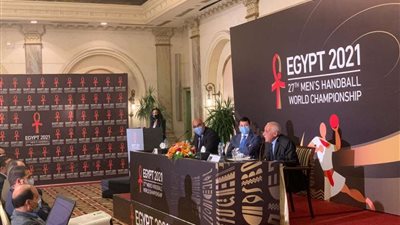 الألعاب النارية والصواريخ تشعل ختام قرعة المونديال.. صور