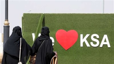 طلبت سكرتيرة متحررة.. السلطات السعودية تحقق في شكوى ضد مدير شركة