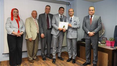 تخريج الدفعة الثانية من دبلوم التخصص المهني في طب الجنين بجامعة أسيوط