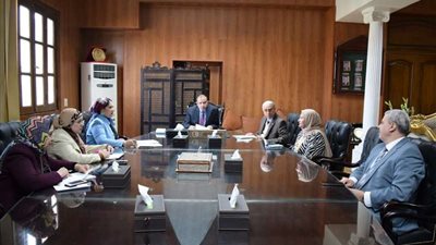 رئيس جامعة بني سويف يرأس اجتماع مركز التعلم المدمج