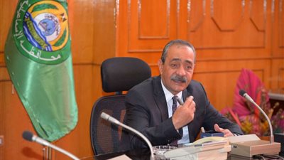 محافظ الإسماعيلية يوجه بتكثيف الحملات الرقابية على المحال والأسواق التجارية