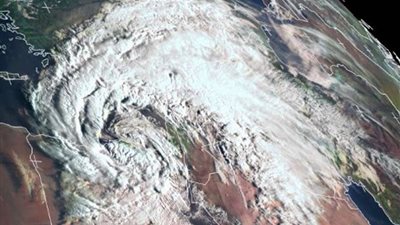 تقلبات جوية تسبب أمطار رعدية علي السعودية ومصر ودول الشام