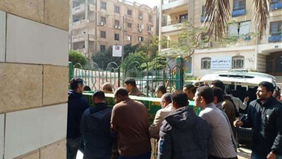 وصول جثمان الدكتور يحيى الرخاوى لمسجد بلال بن رباح بالمقطم