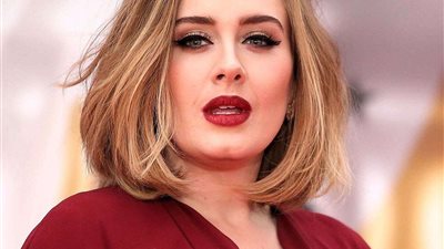 على خطى فيكتوريا بيكهام وريهانا.. أديل تخطط لعلامة تجارية للملابس الداخلية النسائية والمجوهرات والعطور