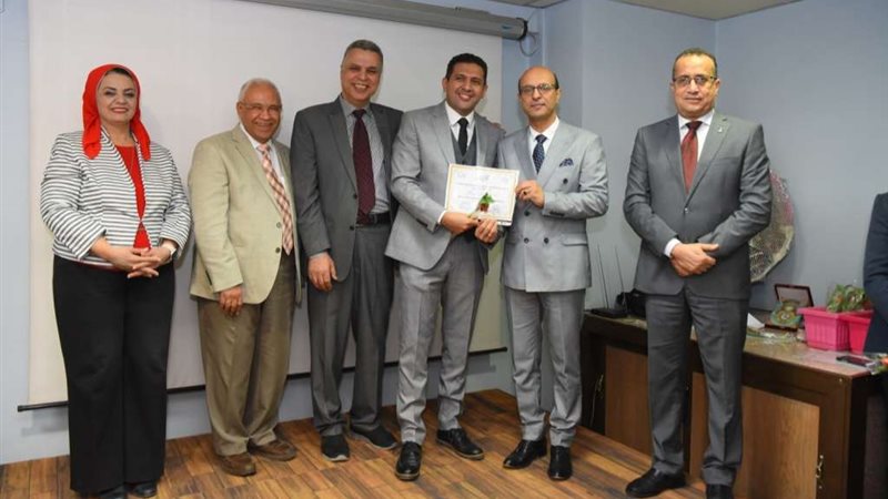 رئيس جامعة أسيوط