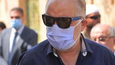 نقيب المهن التمثيلية يشارك في تشييع جثمان عايدة كامل.. صور