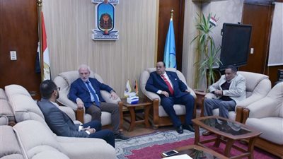 رئيس جامعة الأقصر والمستشار الثقافي الإيطالي يبحثان تنظيم ملتقى الجامعات يناير 2023