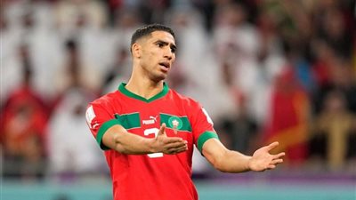 أول تعليق من رئيس الفيفا بعد حديثه مع أشرف حكيمي عقب مباراة كرواتيا