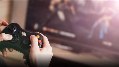 برلماني: الألعاب الإلكترونية تراقب المستخدم وبعض الدول منعت تطبيقات | فيديو