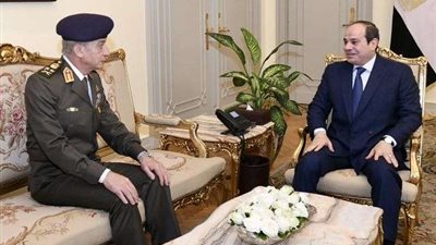 الرئيس السيسي يستقبل وزير الدفاع والإنتاج الحربي