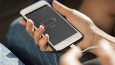 منها استخدامه أثناء الشحن وشحنه في مكان ساخن.. 9 أخطاء تجنبها أثناء شحن الهاتف