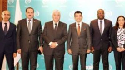 أيمن عاشور يناقش إطلاق صندوق تعليم الموهوبين فى العالم الإسلامي