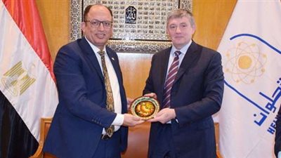 رئيس جامعة حلوان يستقبل نظيره من أورال الفيدرالية في روسيا