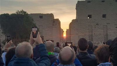 الآثار: أكثر من ألف سائح يشهدون تعامد الشمس على معابد الكرنك