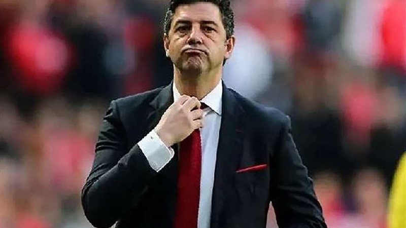 روي فيتوريا مدرب