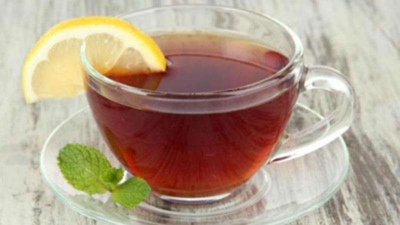 الشاي بالنعناع والليمون