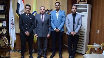 رئيس جامعة بني سويف الأهلية يهنئ اتحاد طلاب الجامعة