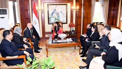 وزيرة الهجرة تستقبل مصرى بالسويد أسس شركة بتحالف دولي للتخلص من ٤٠ مليون طن مخلفات