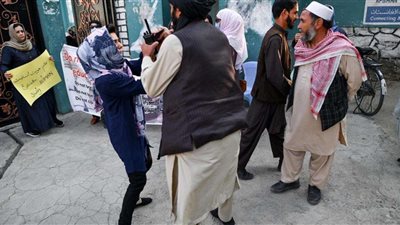 إدانة سعودية إماراتية تركية لحظر تعليم الفتيات في أفغانستان