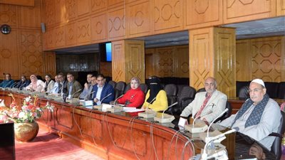 نائب محافظ الإسماعيلية يتابع منظومة الأسواق والأسعار