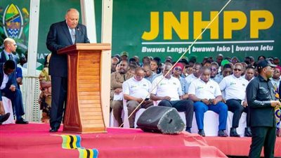 وزير الخارجية يلقي كلمة مصر خلال إحتفالية تدشين ملء بحيرة سد 