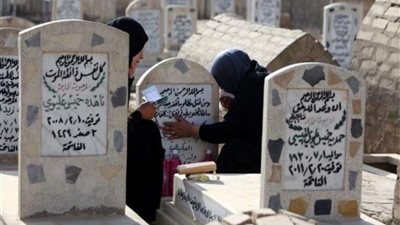 هل يجوز للنساء زيارة المقابر وقراءة القرآن؟.. أمين الفتوى يرد بالفيديو