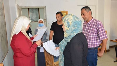 نائب محافظ مطروح تتابع اختبارات المتقدمين لمدارس التمريض الثانوي