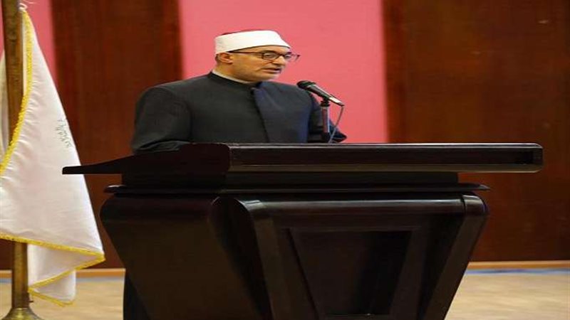 أ.د نظير عياد، الأمين