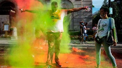 رئيس بلدية بورتلاند الأمريكية يحظر على الشرطة استخدام الغاز المسيل للدموع