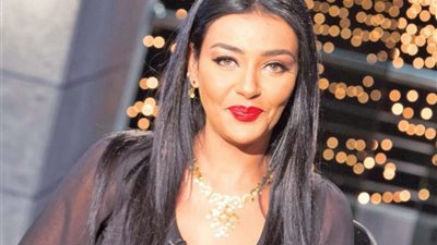 هبة الأباصيري تكشف عن مواصفات فتى أحلامها