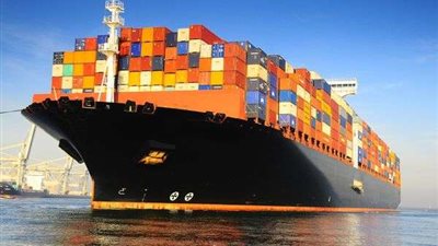 شركة دمياط لتداول الحاويات تنجح في جذب الخط الملاحي 