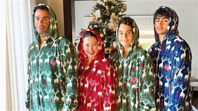 لقاء الخميسي تحتفل بالكريسماس مع زوجها وأبنائها | صور