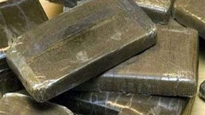 ضبط سائق وزوجته قبل ترويجهما 3.6 كيلو حشيش فى التبين