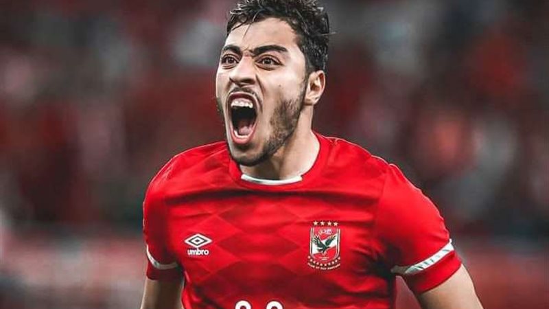 أكرم توفيق لاعب الأهلي