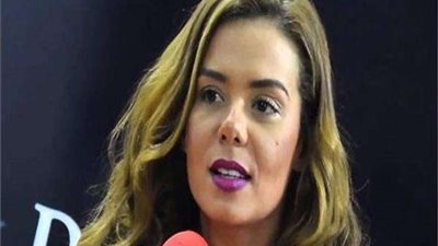 بإطلالة صيفية جريئة.. إيمي سالم تتألق بـ