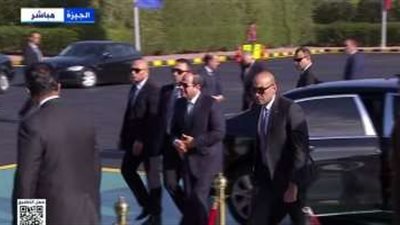 الرئيس السيسي يصل لمقر مجمع الصناعات بأبو رواش