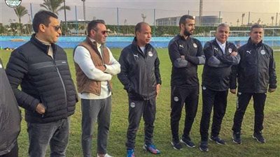 حازم إمام وأبو الوفا يتواجدان بمران منتخب مصر للشباب بالدفاع الجوي