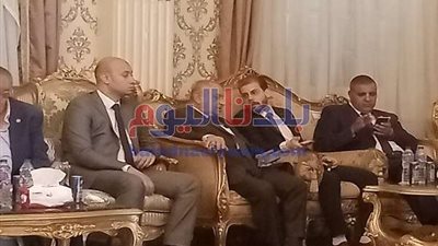 محافظ المنيا يفتتح مكتب التصديقات