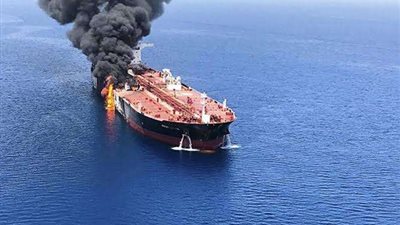 على متنها 14 مصريًا.. تفاصيل انفجار سفينة شحن على السواحل التركية