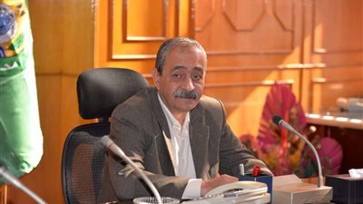 محافظ الإسماعيلية يناقش الموقف التنفيذي لمنظومة ضبط الأسواق