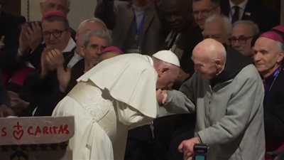 الفاتيكان: البابا مراقب جيدا وحذر في كل شيء يتعلق بكورونا