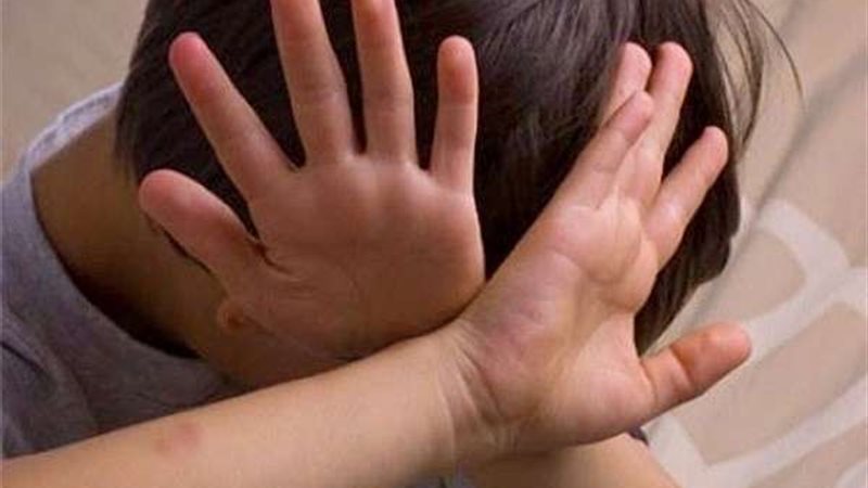 الاعتداء على طفل