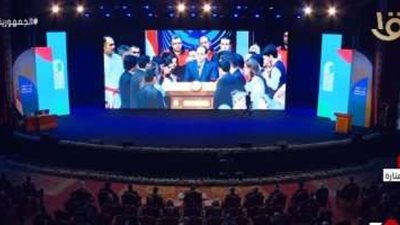 الرئيس السيسي يشاهد فيلمًا  تسجيليًا بعنوان 