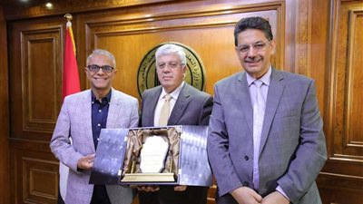 وزير التعليم العالي يستقبل وفد رابطة العلماء المصريين في أمريكا الشمالية وكندا