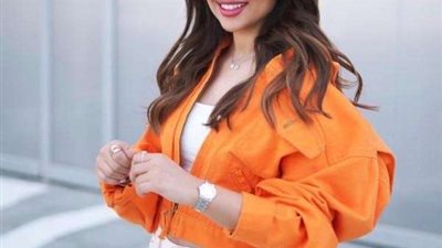 عارضة أزياء سعودية تثير الغضب بعد وضعها المكياج أثناء الاستماع للقرآن .. فيديو