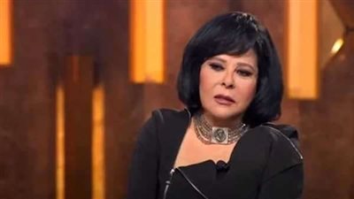 بعد سقوطها من على السلم.. إسعاد يونس تخضع لعملية جراحية في الحوض