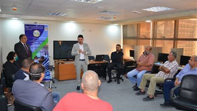 محافظ مطروح يؤكد علي أهمية التحول الرقمي